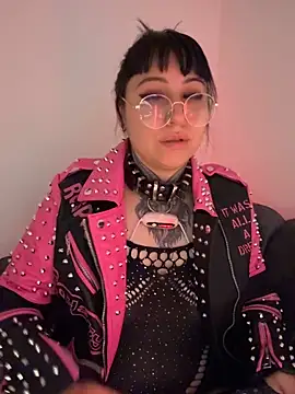 Ravenna666_ Adlı Modelin Canlı XXX Sohbeti