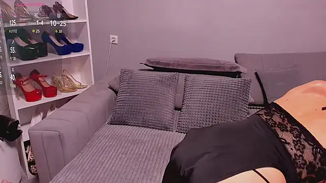 Pertunjukan Kamera Web Jullia_Moor