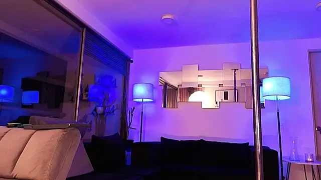 mandi4pole_ live XXX chat