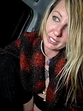 SheIsSomething Live XXX Chat