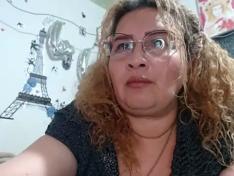 Perla1981-- élő XXX-chatje