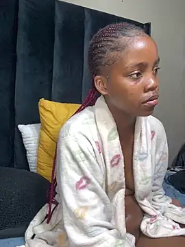 Littlebunny33 Adlı Modelin Canlı XXX Sohbeti