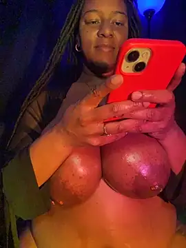 CoCoGoddess_: онлайн-секс-чат