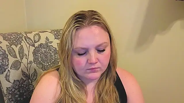 PhatAssBlond's Live XXX Chat