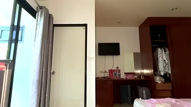 kamila_18_french's Webcam Show