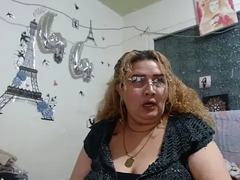 Perla1981--'s Live XXX Chat