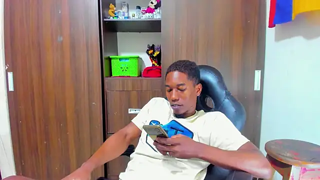 Dreamastercum_ Live XXX-Chat