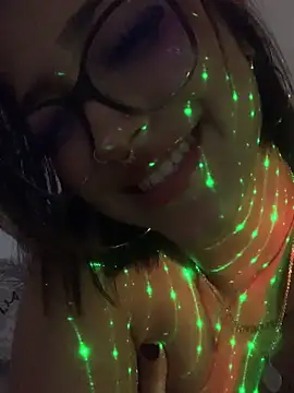 Chatroom XXX en direct de LilithMonette