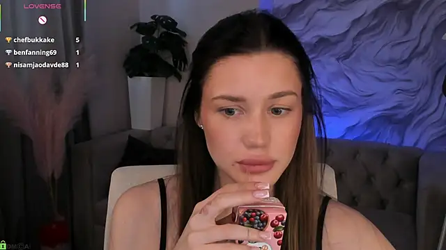 Aria_Mila: онлайн-секс-чат