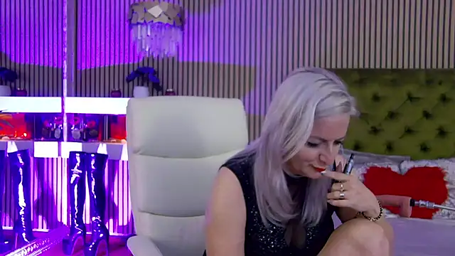 LadyTouch's Live XXX Chat