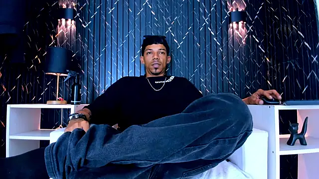 Gregory_Sforza Show in webcam