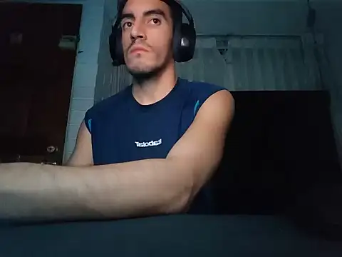 TommyMomentum live XXX chat