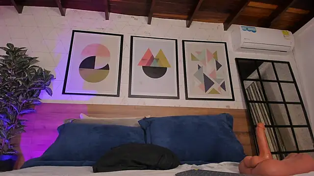 MiaKay1's Live XXX Chat