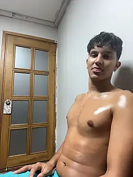 Leo_Savage_ Show Webcam