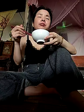 Ivy_Trix2's Live XXX Chat