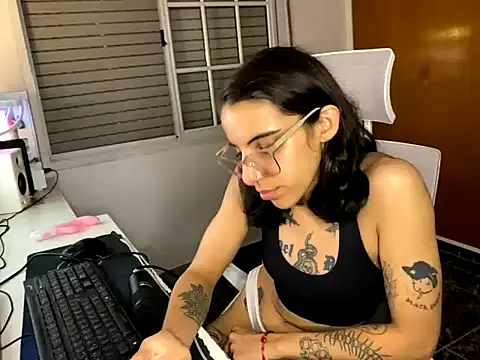 Poison_Ivy_29 라이브 XXX 채팅