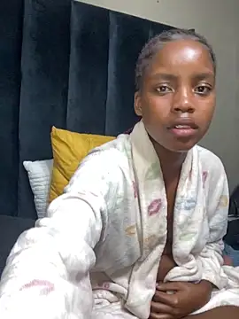 Littlebunny33 Show in webcam