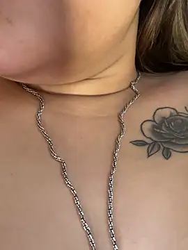 Rosy_BabyDoll's Live XXX Chat