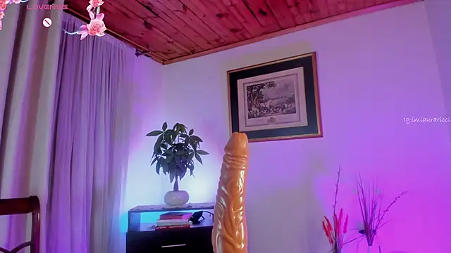 Lauraricci__ Chat XXX in diretta