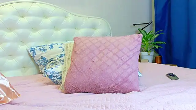 Chatroom XXX en direct de LadySweetWife