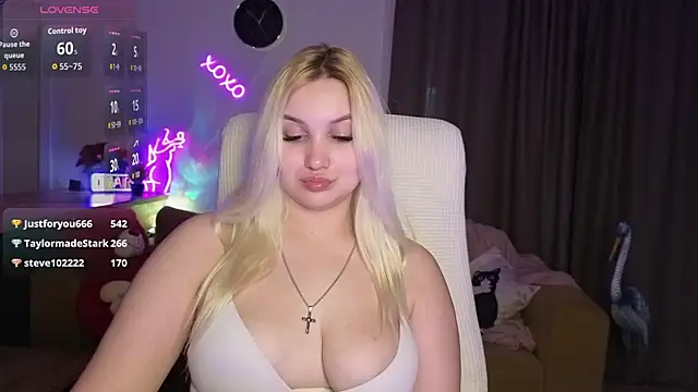 adrelaxina's Live XXX Chat