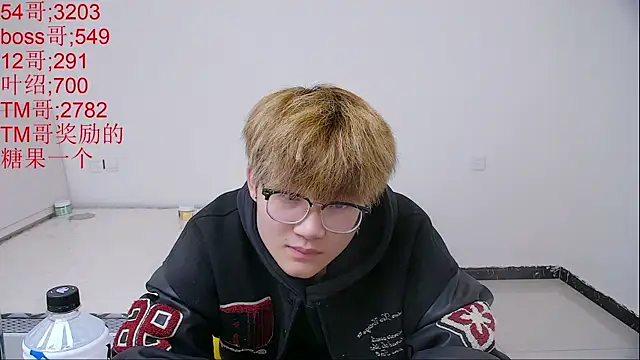 KK-cuteboy 在線直播表演