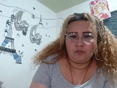 Živý XXX chat Perla1981--