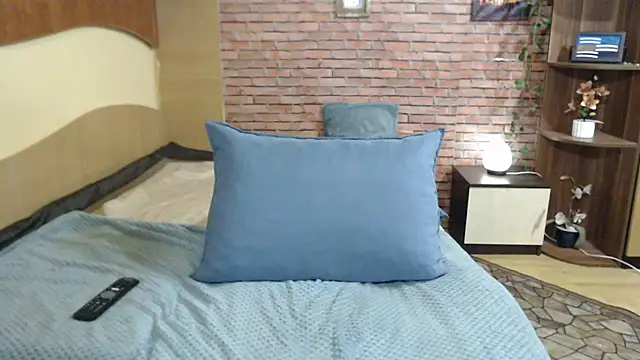 EvelyneFlirtyMilf Live XXX Chat