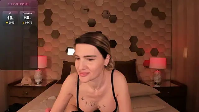 Pokazy przed kamerką – AdelyAmber