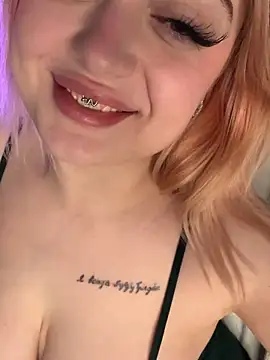 KellyMoors – Naživo XXX chat