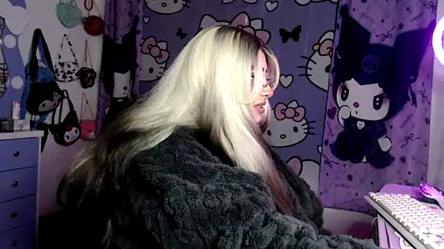 Chat +18 de lussyevans24 ao vivo