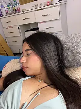 Milleradhara24のライブXXXチャット