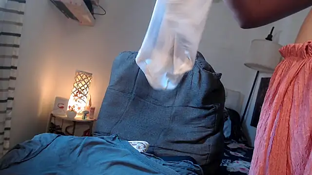 NinaDOM4CUM's Webcam Show