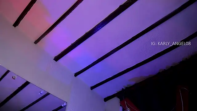 Chatroom XXX en direct de karly_angeel