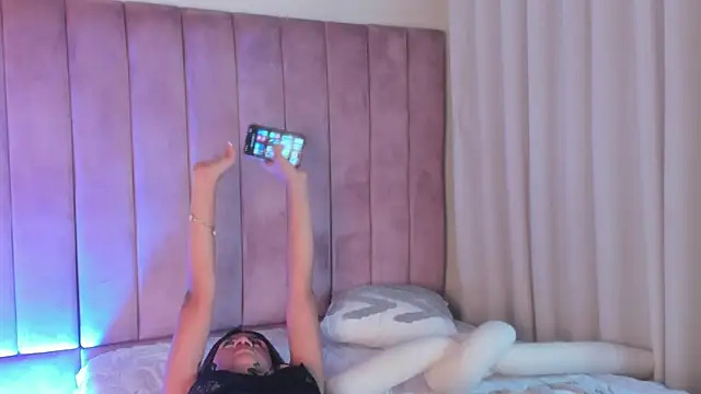 Elise_Diamond Adlı Modelin Canlı XXX Sohbeti