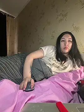 Naughtbaby_2025 Adlı Modelin Canlı XXX Sohbeti