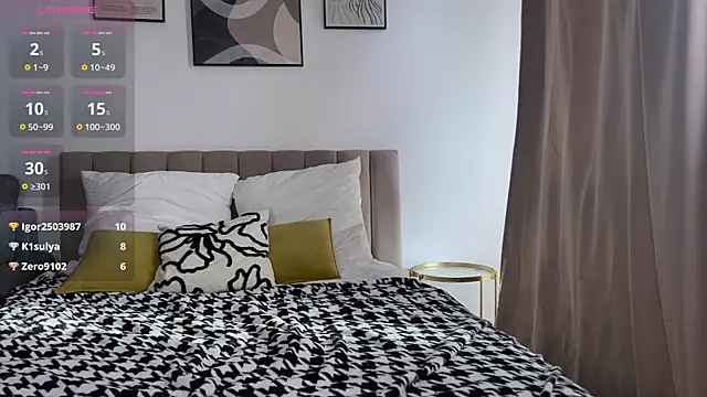 แชท XXX สดของ MiraJuicyJune