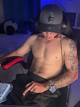 AngelLatinBoy live XXX chat