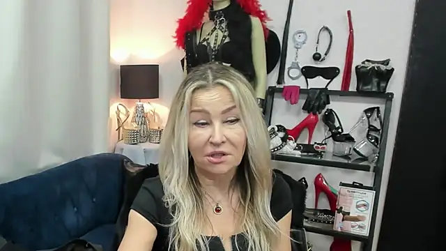 crystaLUX Live XXX Chat