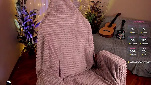 Astralil_: онлайн-секс-чат