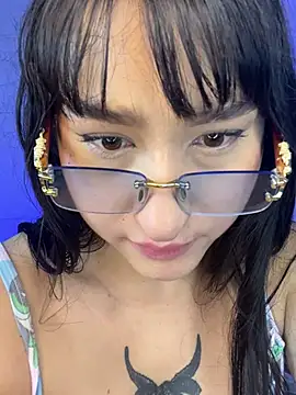 XXX chat uživo modela ConnyBlare