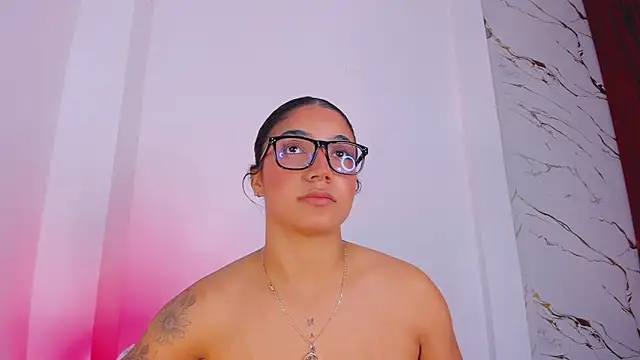 XXX chat uživo modela martina_roldam