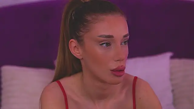 EllinaNuria: онлайн-секс-чат