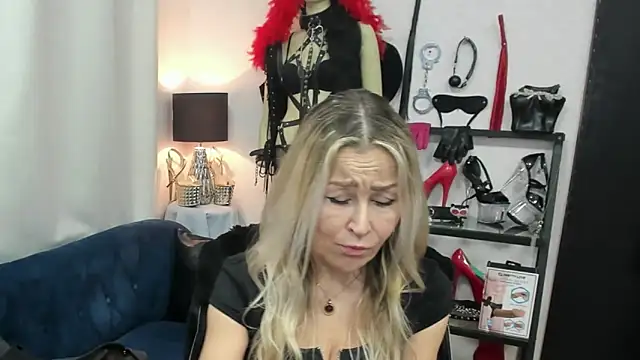 Chat XXX ao vivo de crystaLUX