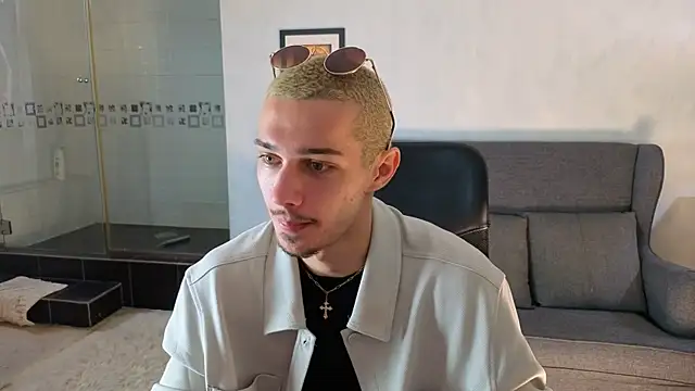 Pertunjukan Kamera Web KaydenDrew