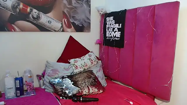 Moreish-06 – Live XXX-chat