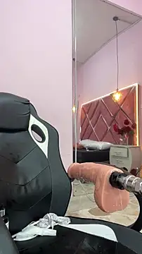 LunaaRosse élő XXX-chatje