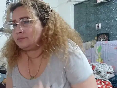 Perla1981-- – Live XXX-chat