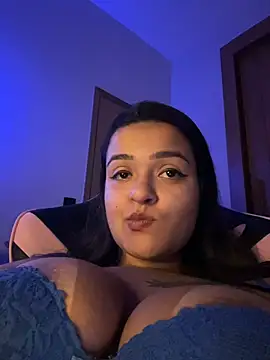 Manu_2002_ – Live XXX-chat