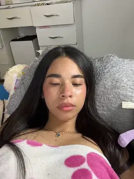 Milleradhara24 – Live XXX-chat